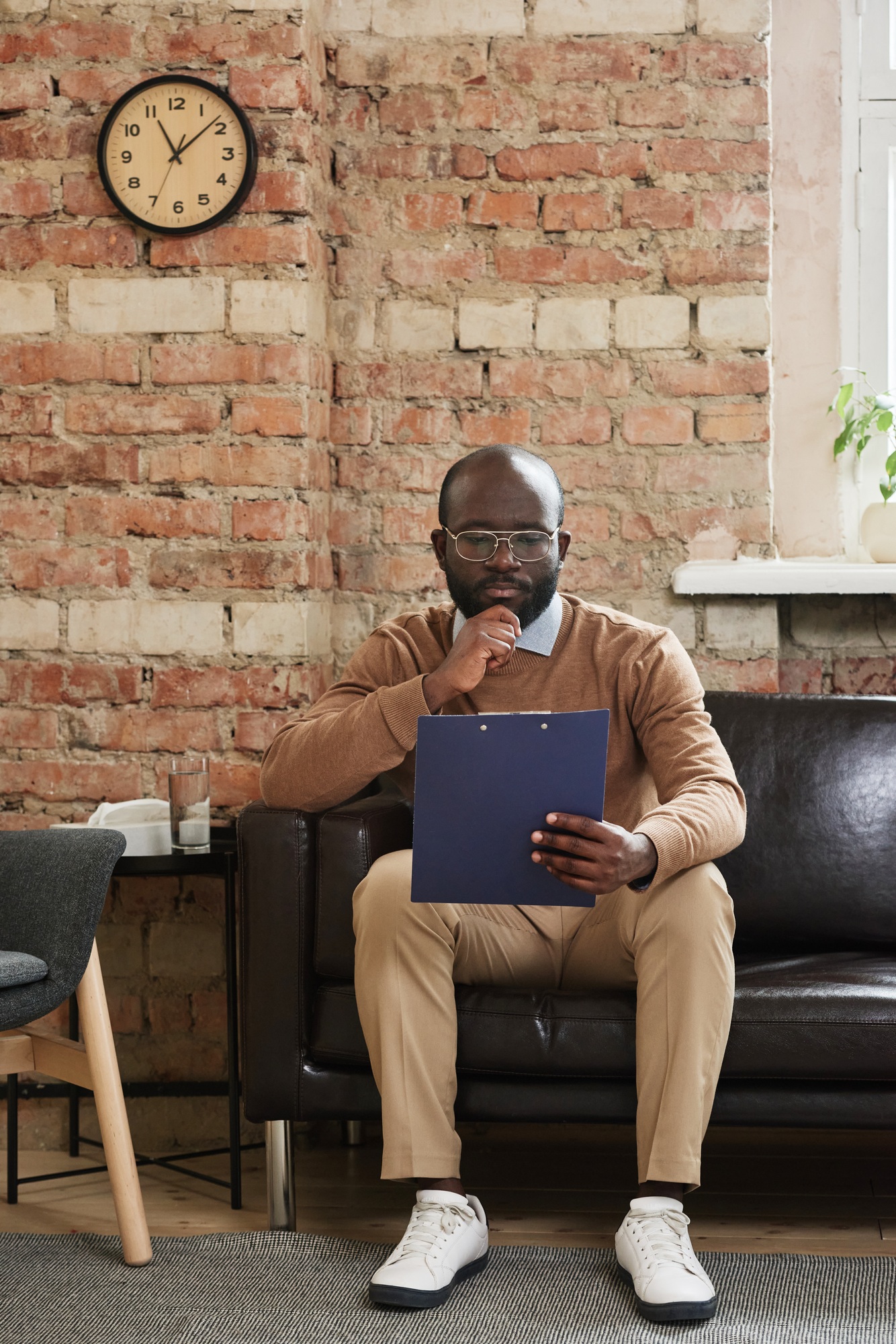 Psychiatrist preparing for therapy